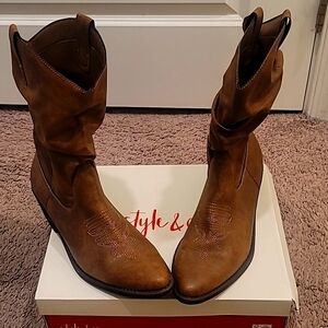 Women Style & Co. Brown Ankle Booties with Western Flair Size 12